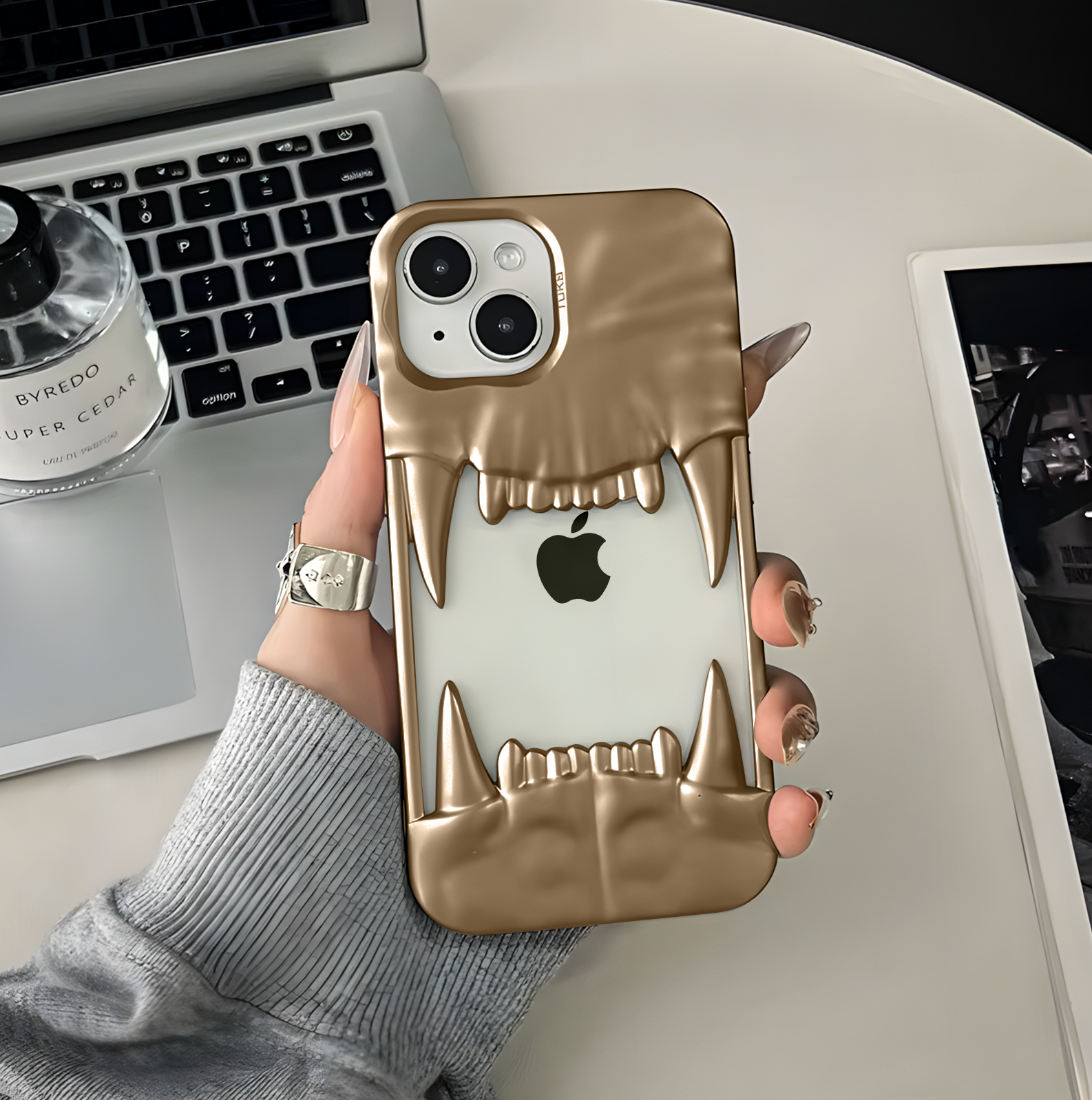 iPhone 15 Beast Jaw Grip Case