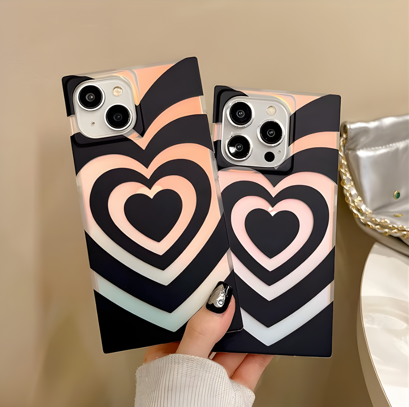 iPhone 15 Shining Heartbeat Case